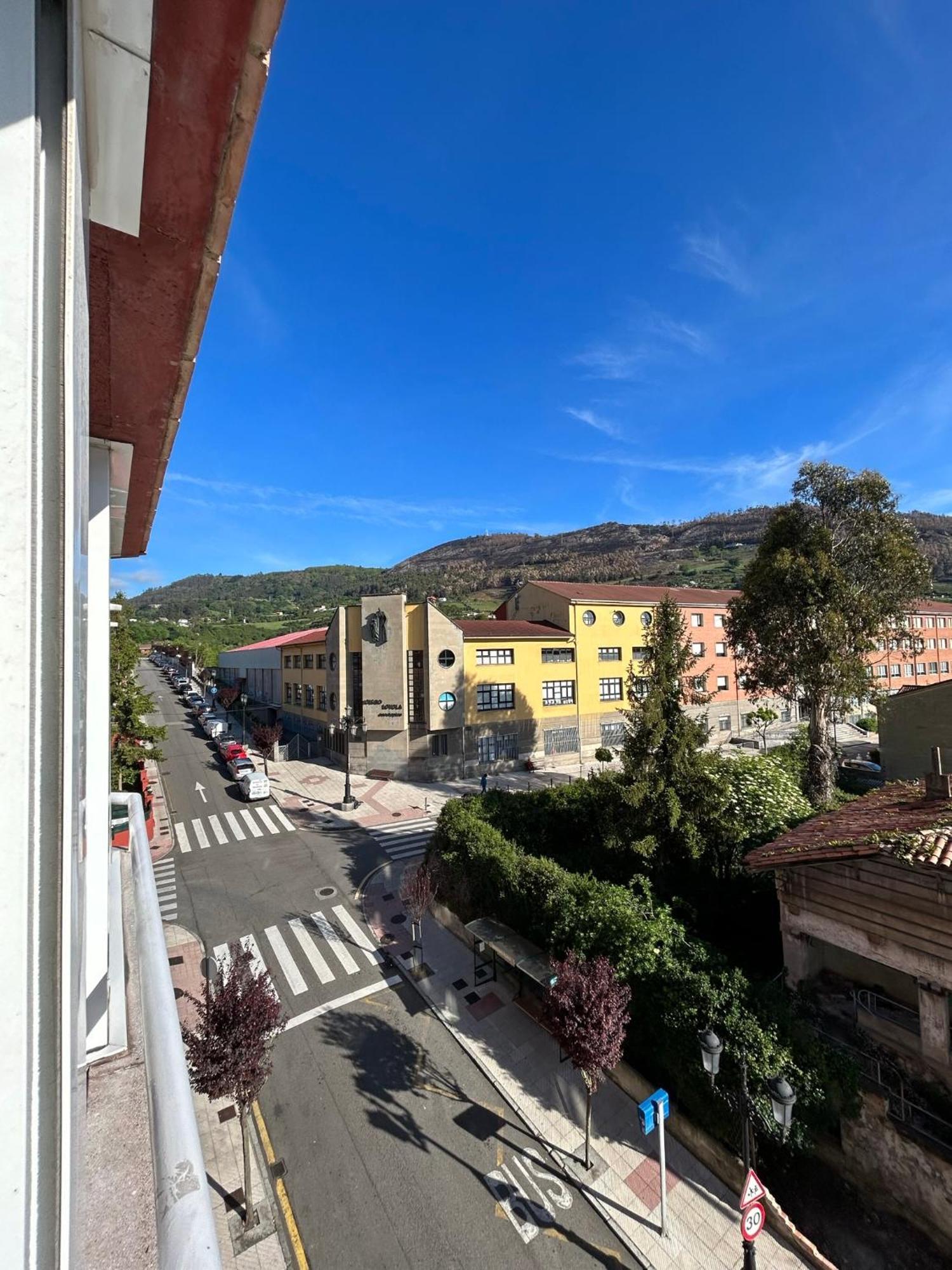 Amplio Alojamiento En Oviedo Exterior foto